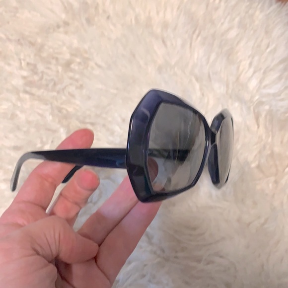 Chanel sunglasses - Picture 3 of 4
